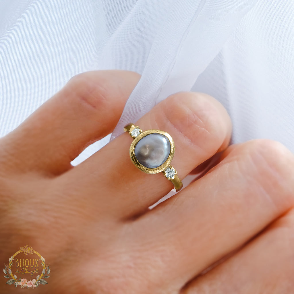 Luminous Silver Grey Keshi Pearl & Diamond Engagement ring in 18ct / 9ct Gold - Bijoux de Chagall