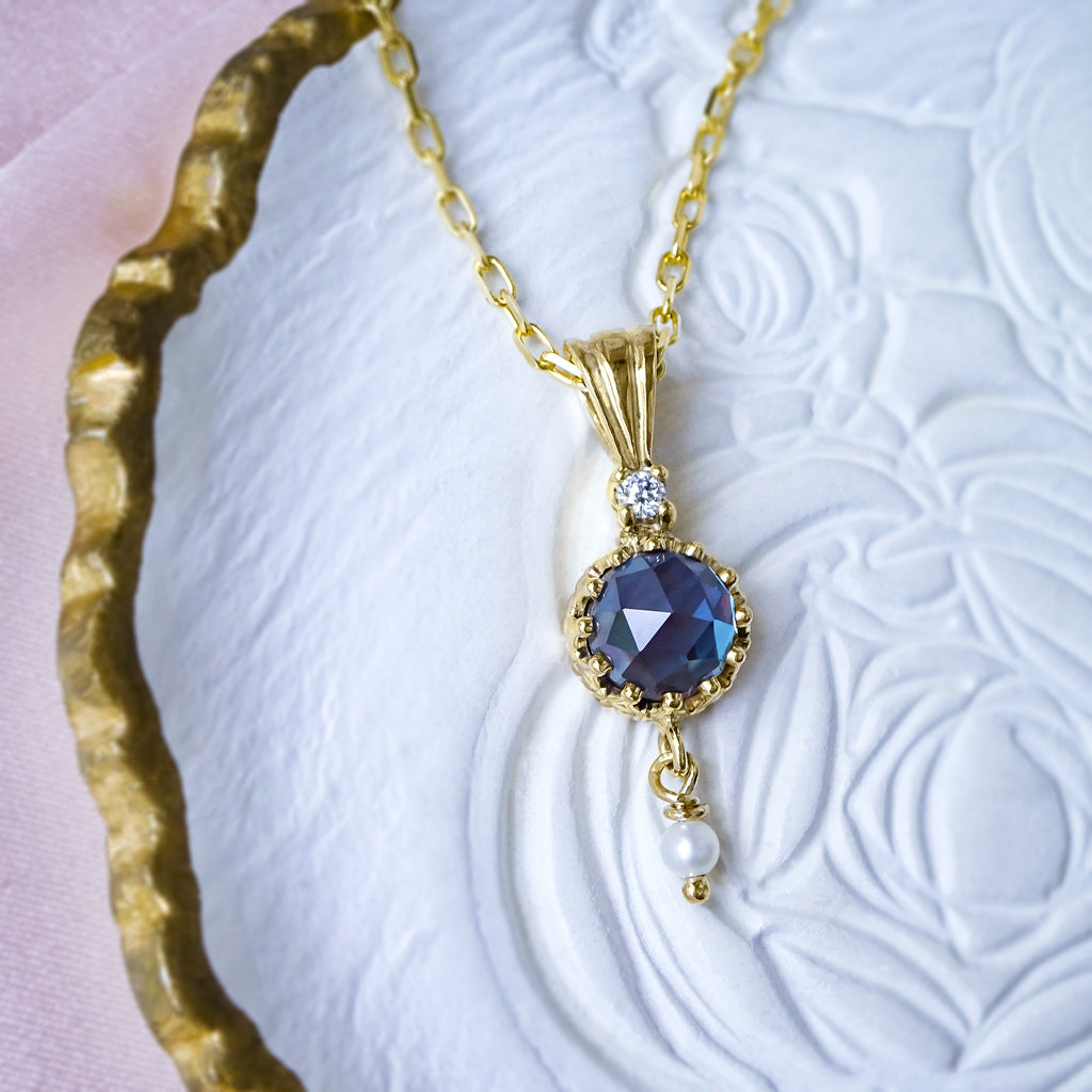 Magnificent Alexandrite Diamond Crown pendant necklace in 9ct / 18ct Yellow Gold - Bijoux de Chagall