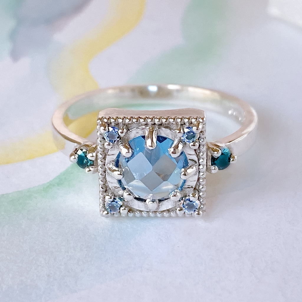 Art Deco Exquisite Aquamarine Teal Diamond Ring in 925 Silver - Bijoux de Chagall