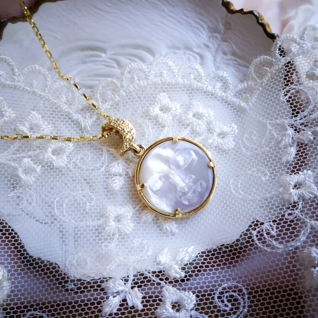 Art Nouveau Moon necklace in 9ct/ 14ct/ 18ct gold - Bijoux de Chagall