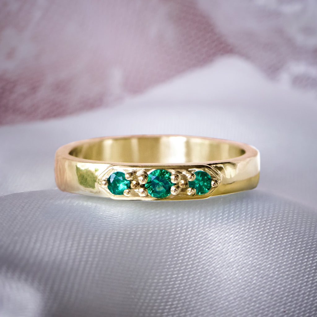 Art Deco Emerald Wedding ring band in 9ct / 14ct/ 18ct Gold Rings Bijoux de Chagall