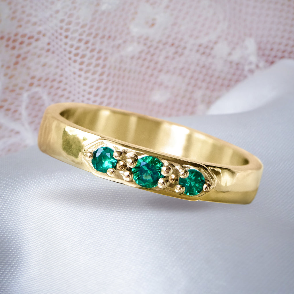 Art Deco Emerald Wedding ring band in 9ct / 14ct/ 18ct Gold Rings Bijoux de Chagall