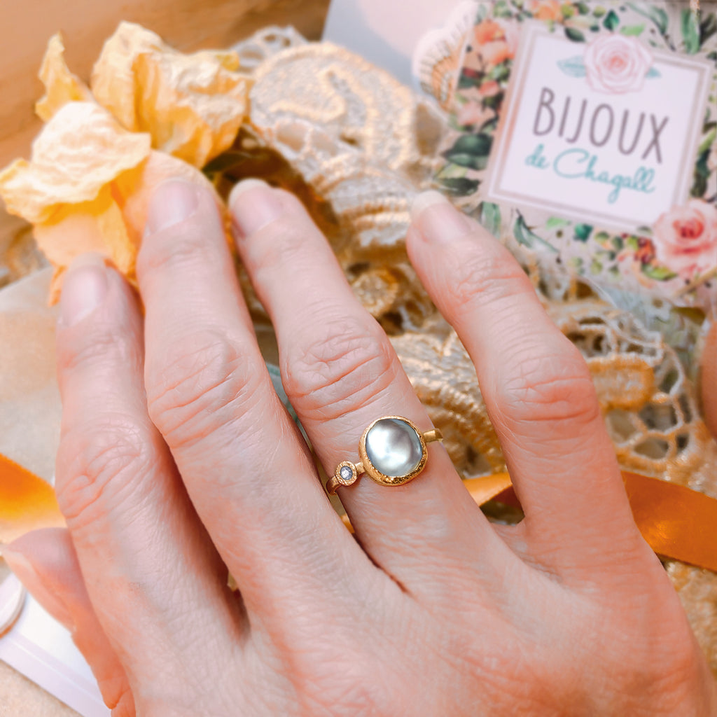 CUSTOM: Luminous Silver Grey Keshi Pearl & Diamond ring in 18ct / 9ct Gold Rings Bijoux de Chagall