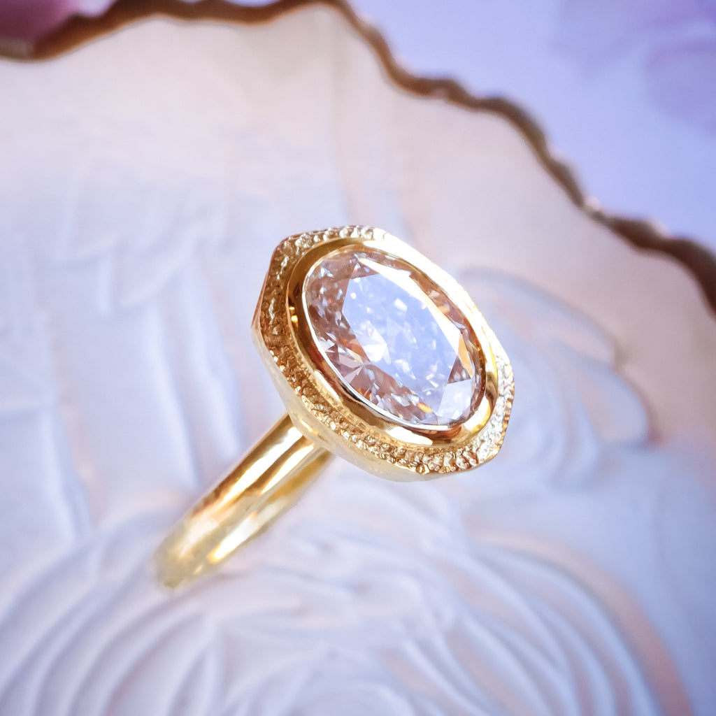 Rock Oval Diamond Solitaire Unique Engagement ring in 9ct / 14ct/ 18ct Gold Rings Bijoux de Chagall