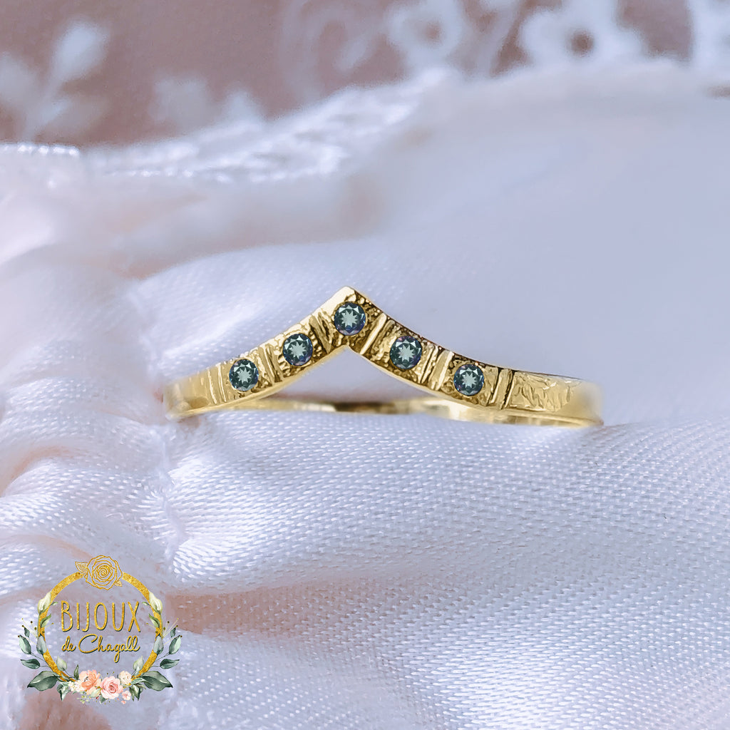 CUSTOM: Alexandrite Wishbone Wedding ring in 9ct Gold. - Bijoux de Chagall