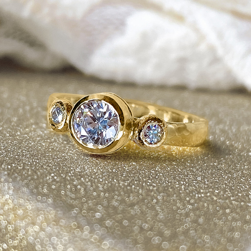 Stardust Brilliant Diamond Engagement ring in 9ct / 18ct solid Gold - Bijoux de Chagall