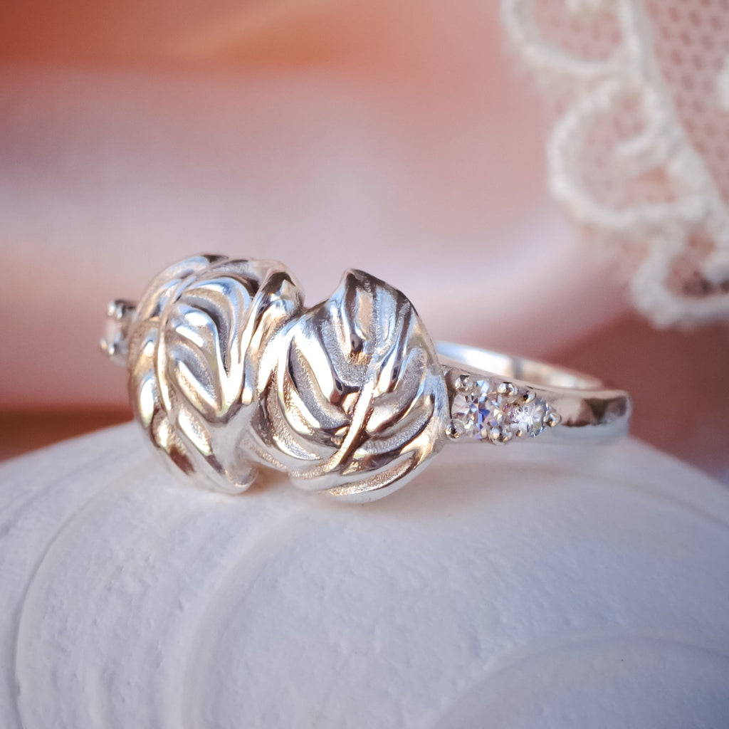Infinite Love Leaves Diamond Wedding Ring band in Sterling Silver - Bijoux de Chagall