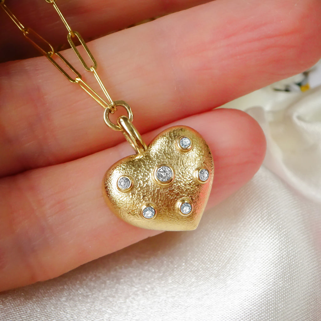 Cute Love Diamond Heart Pendant Necklace in solid 9ct / 14ct /18ct Gold Necklace Bijoux de Chagall