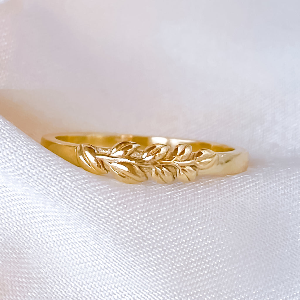 Nature Gold Leaves Wedding ring band in 9ct solid Gold - Bijoux de Chagall