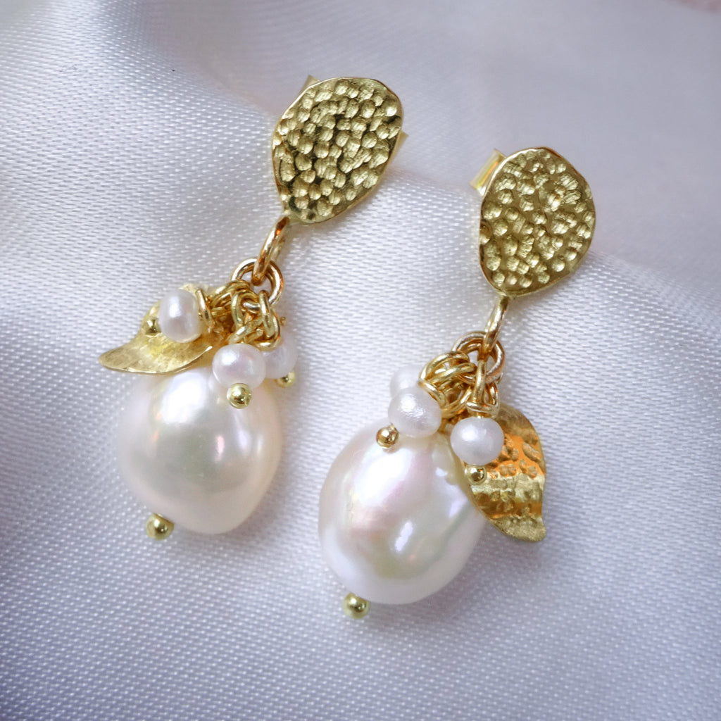 Cute White Keshi Pearl Leaves Earrings in solid 9ct / 14ct/ 18ct Yellow Gold Earrings Bijoux de Chagall