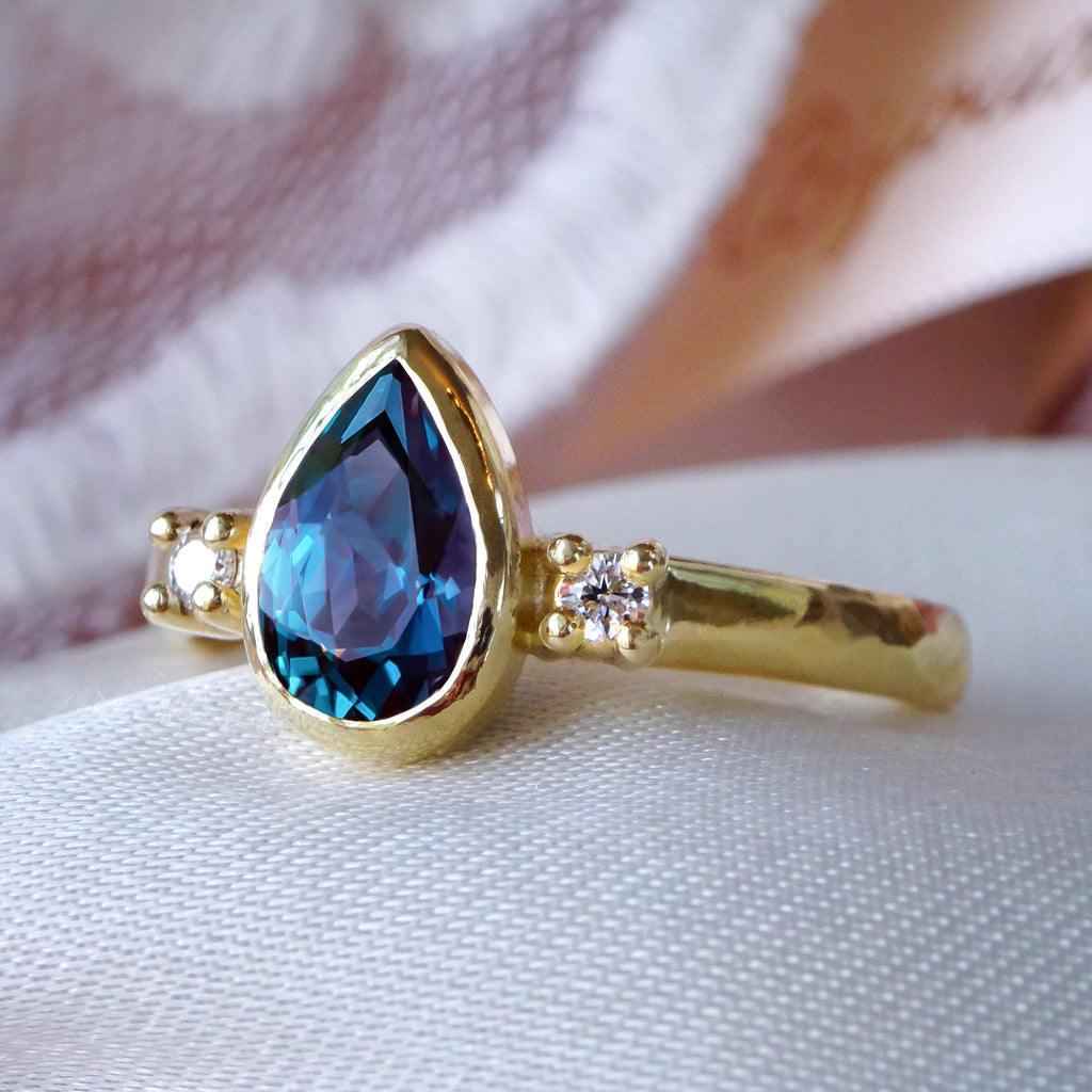 Magnificent Alexandrite Diamond Engagement ring in 9ct / 18ct gold Rings Bijoux de Chagall