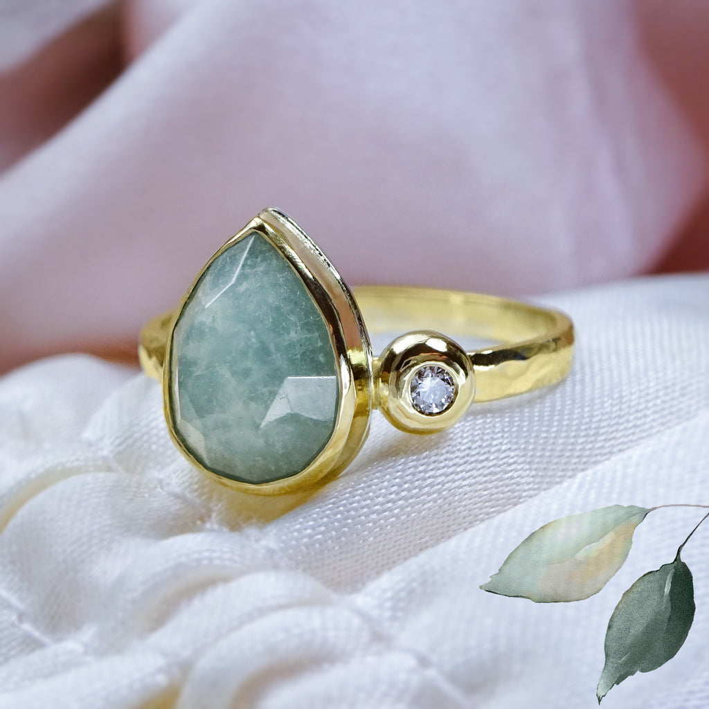 Natural Beauty Cloudy Aquamarine Diamond ring in 18ct Yellow Gold - Bijoux de Chagall