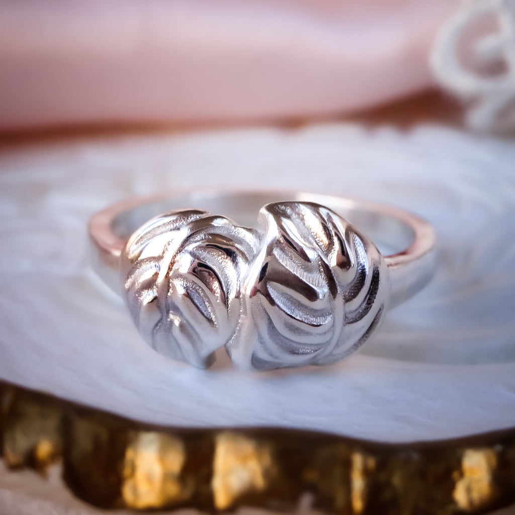 Infinite Love Leaves Wedding Ring band in Sterling Silver - Bijoux de Chagall
