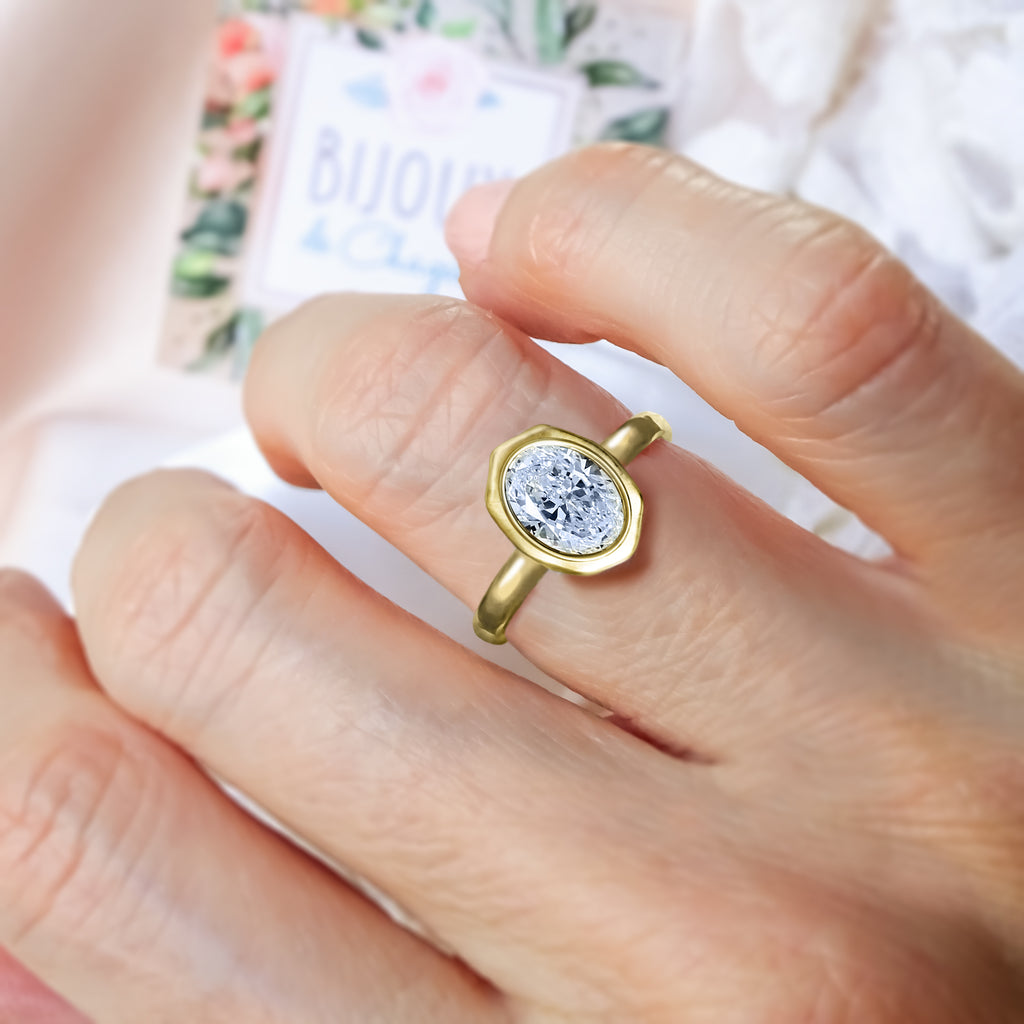 Rock Oval Diamond Solitaire Unique Engagement ring in 9ct / 14ct/ 18ct Gold Rings Bijoux de Chagall