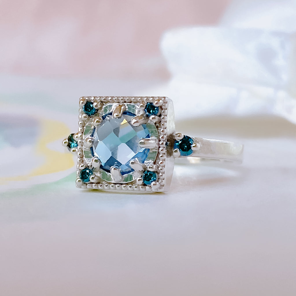 Art Deco Exquisite Aquamarine Teal Diamond ring in solid 9ct White Gold - Bijoux de Chagall