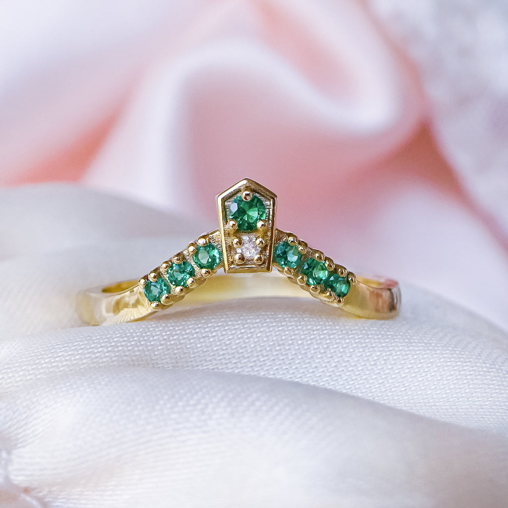 Art Deco Wishbone Contour Curved Emerald Wedding ring in 9ct Gold - Bijoux de Chagall