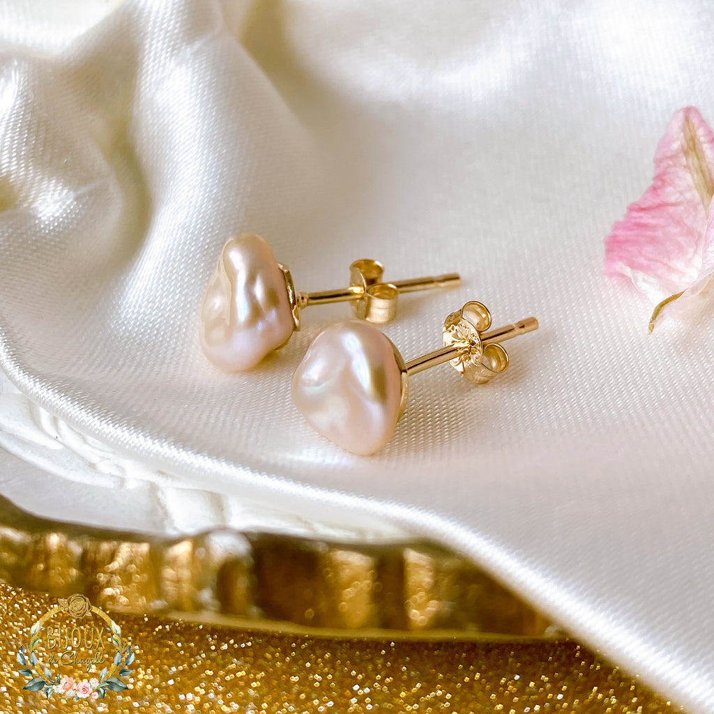 Champagne Keshi Pearl Stud Cute Heart Earrings in 9ct / 18ct Yellow Gold - Bijoux de Chagall