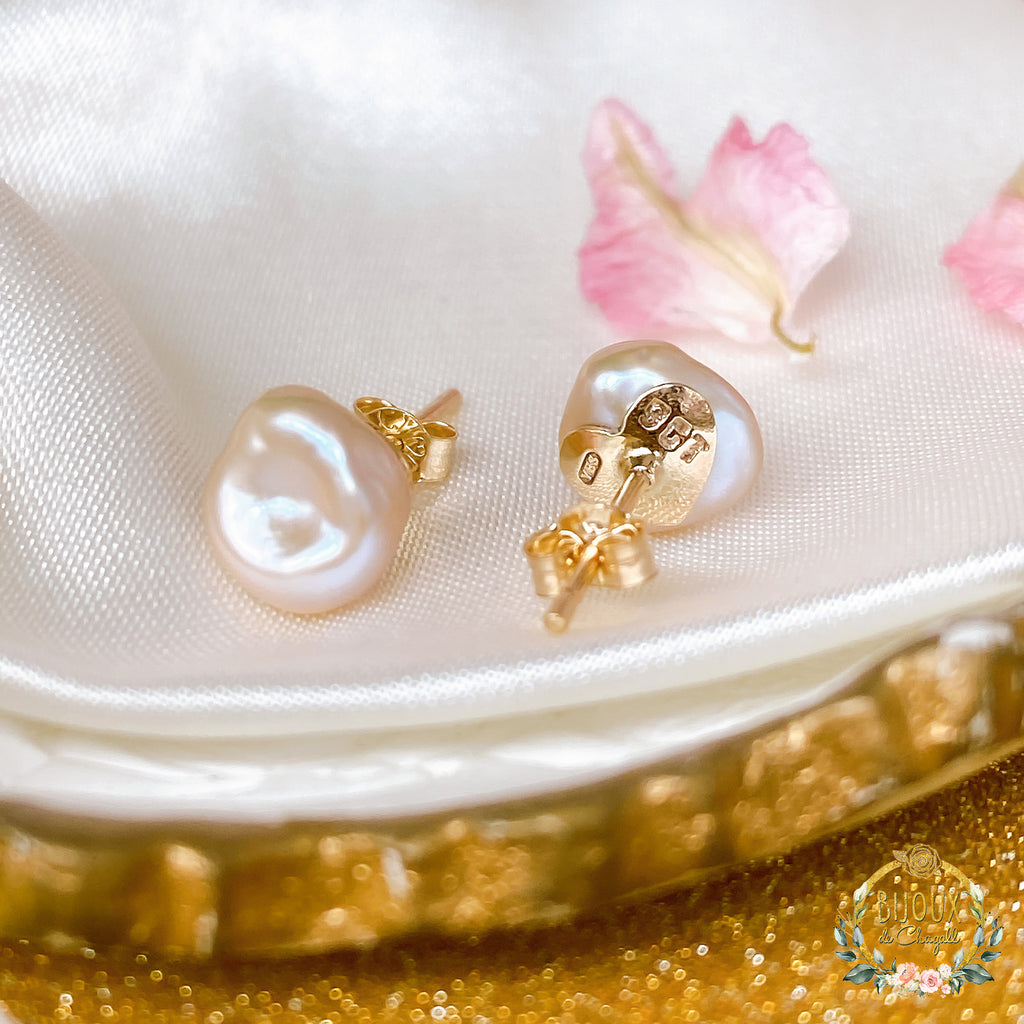 Champagne Keshi Pearl Stud Cute Heart Earrings in 9ct / 18ct Yellow Gold - Bijoux de Chagall