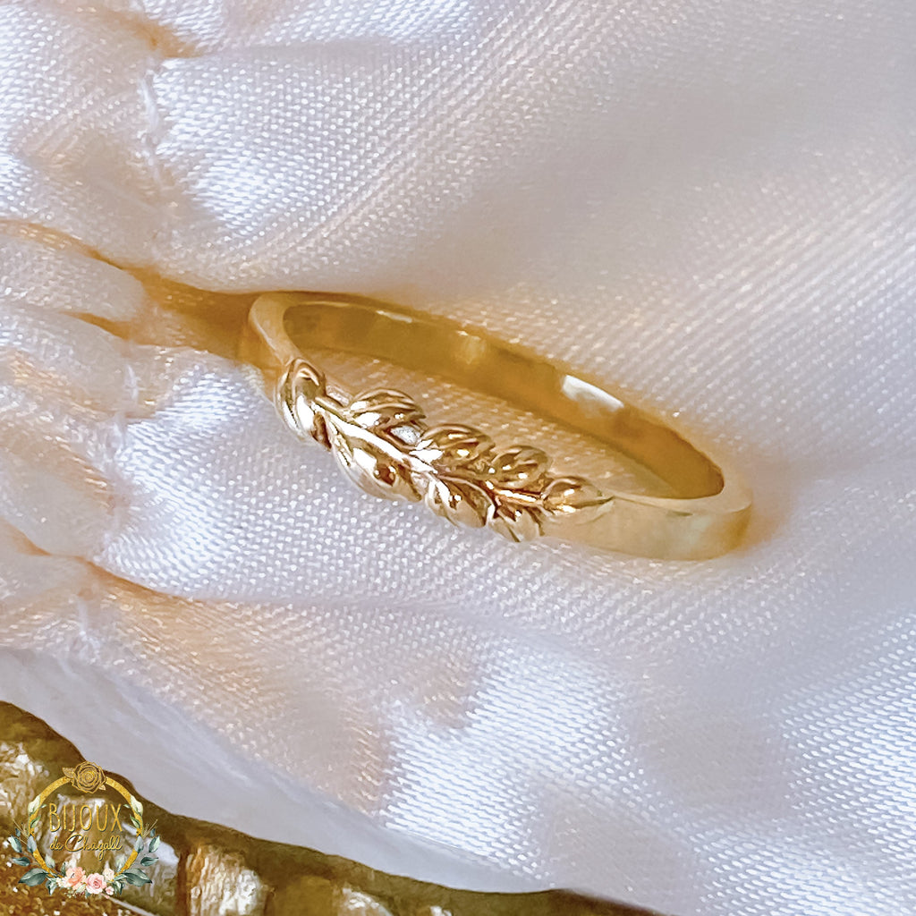 Nature Gold Leaf Wedding ring band in 9ct solid Gold - Bijoux de Chagall