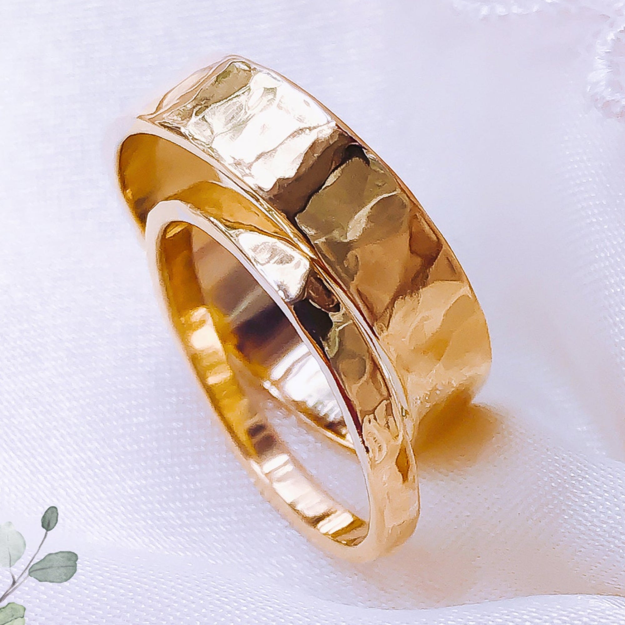 Ring Designs 9ct Gold Mens Wedding Band 5mm Textured Mens Wedding