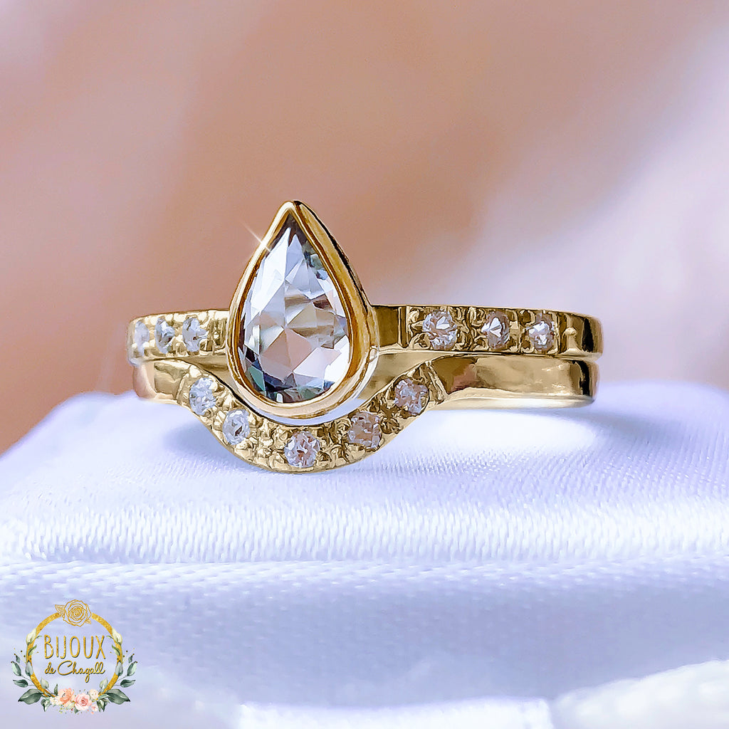 Vintage Pear Moissanite & Diamonds Engagement ring in 18ct / 9ct Gold - Bijoux de Chagall