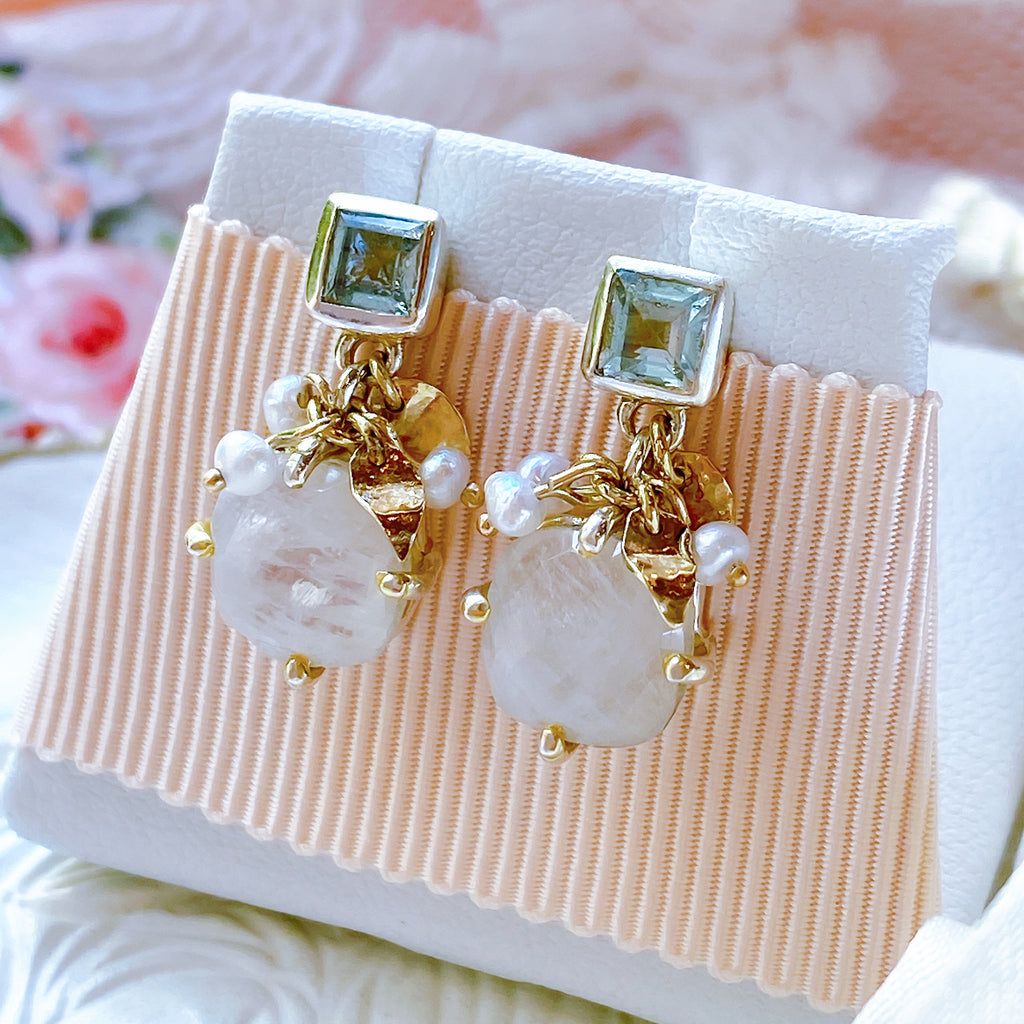 White Moonstone & Pearls Drop earrings in 9ct Gold and Silver - Bijoux de Chagall