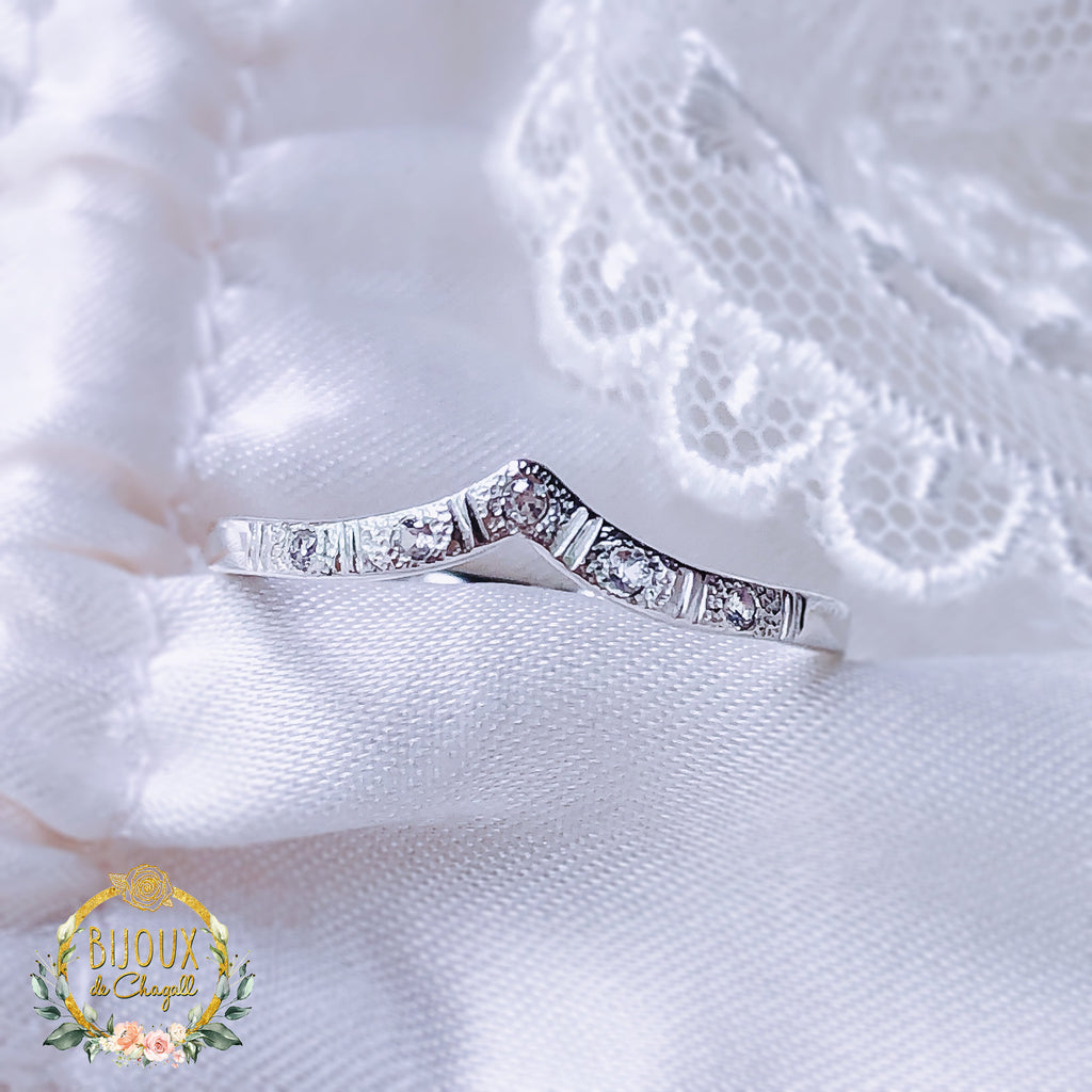 Wishbone Contour Enhancer Wedding Diamond ring in 9ct / 18ct Gold - Bijoux de Chagall